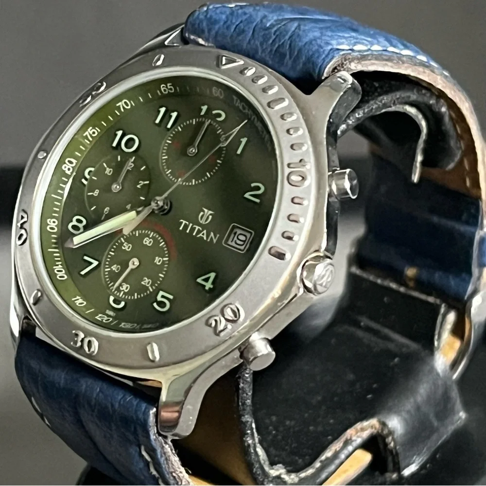 Titan Vintage Men's Water Resistant Watch